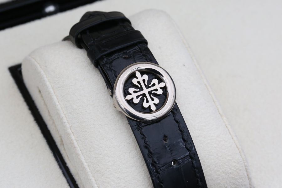 Patek Philippe World Time 5230G-001